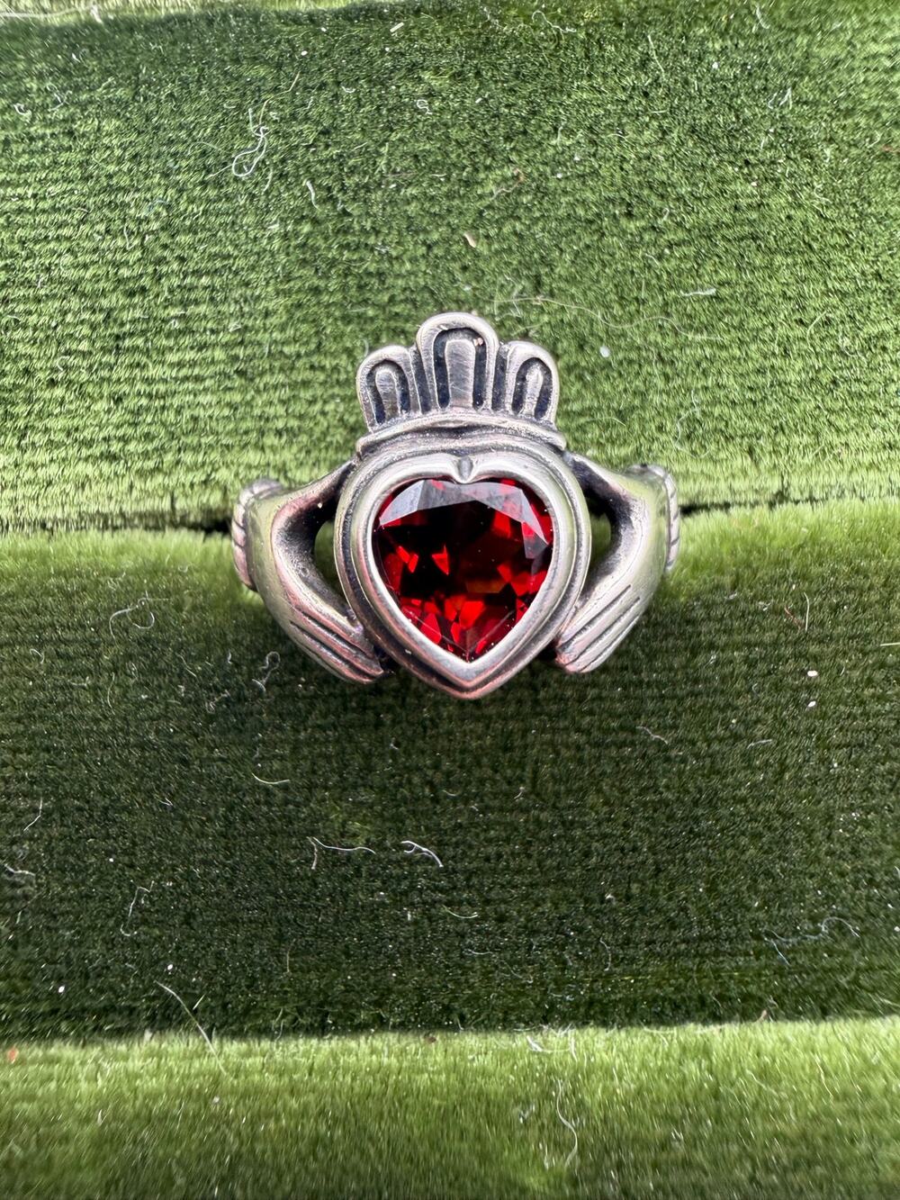 1991 Ultra Rare Retired James Avery Silver Claddagh Ring Red Garnet Heart Sz 4